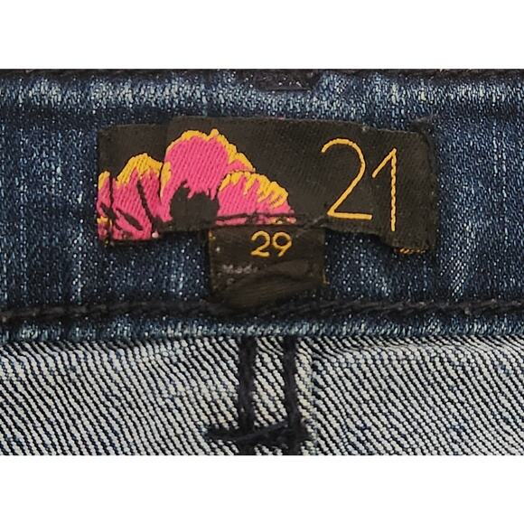 Rue21 Blue Denim Flat Front Shorts 29 Lightweight Soft Stretch 5 Pocket Design - Picture 3 of 4